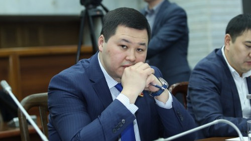 Депутат: Политическими решениями были выданы кредиты в Российско-Кыргызском Фонде развития — Tazabek