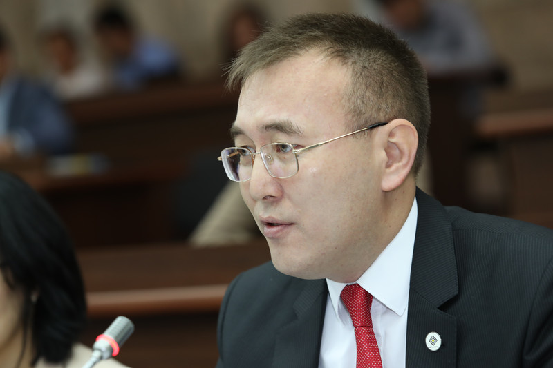 Глава НБКР Т.Абдыгулов рассказал, можно ли внедрить в Кыргызстане программу наподобие китайской WeChat Pay — Tazabek