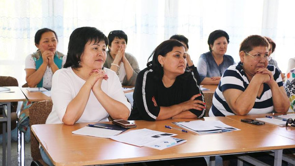 Для директоров школ и детсадов Бишкека на Иссык-Куле провели курсы повышения квалификации