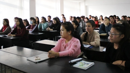В вузах Кыргызстана обучается 162 тыс. 200 студентов, - МОН