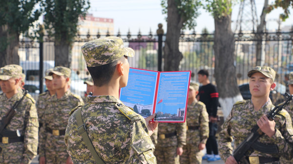 Более 100 воспитанников военного лицея имени Д.Асанова принесли присягу (фото) 