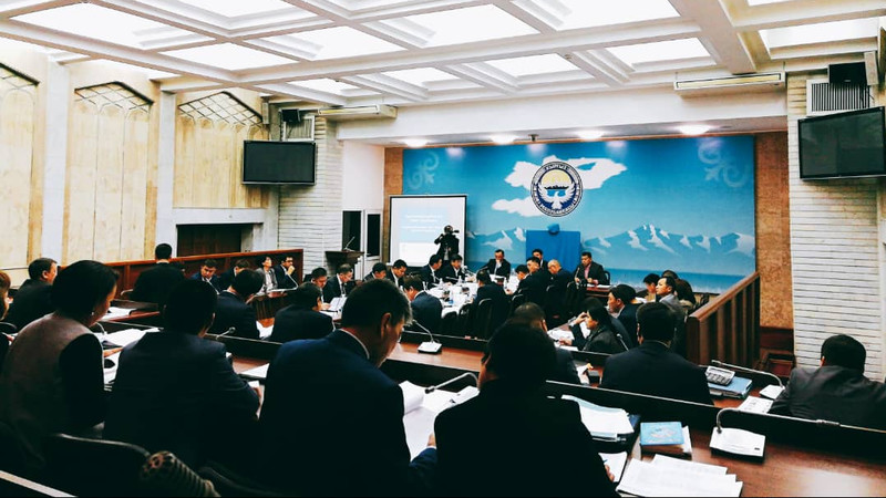 Бюджетный комитет заслушивает информацию по «Digital CASA – Кыргызстан» после того, как депутат возмутился, сказав, что Узбекистан уже получил $100 млн из $300 млн — Tazabek