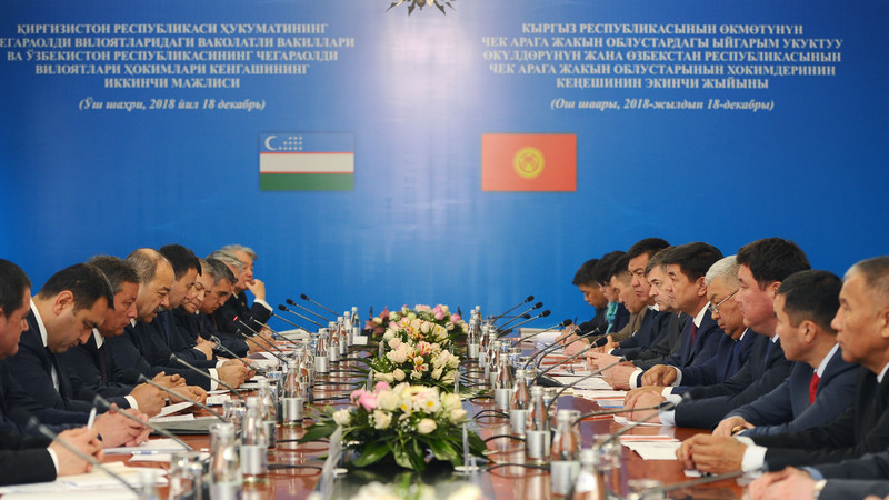 Кыргызстан предложил Узбекистану отменить плату для грузоперевозчиков, -  правительство — Tazabek