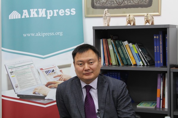 Онлайн-конференция Tazabek: Как ответил глава Госкомитета промышленности, энергетики и недропользования Дуйшенбек Зилалиев на вопросы читателей? — Tazabek