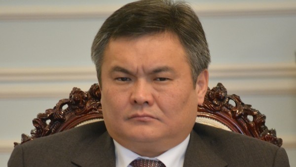 Депутат М.Аманкулов: МИД Кыргызстана не помогает нашим грузоперевозчикам — Tazabek