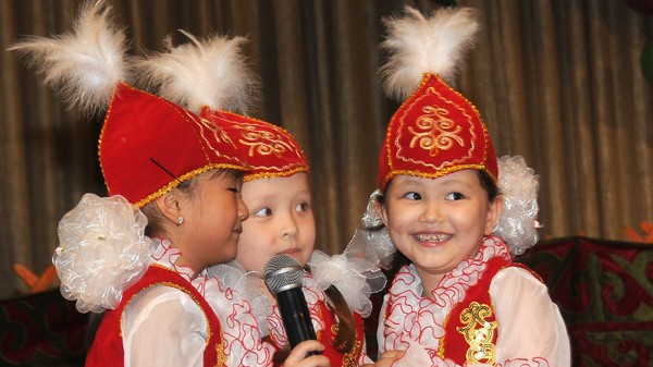 В Бишкеке среди детсадов прошел Фестиваль кыргызского народного творчества «Мурас», победил детсад № 107