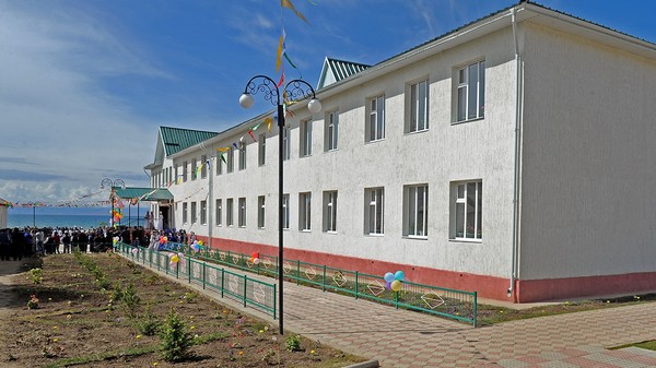 В селе Орнок Иссык-Кульского района открылась новая средняя школа (фото)