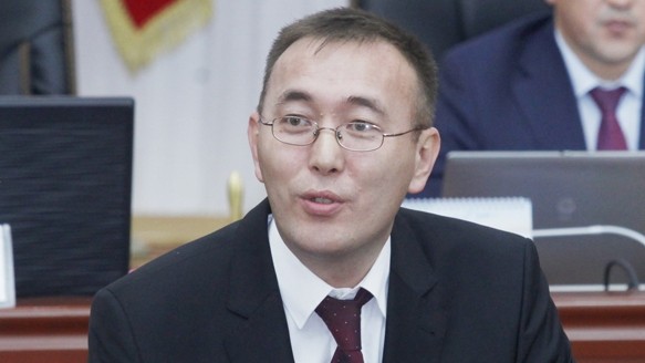 Депутат З.Жамалдинов возмутился ростом административных расходов НБКР, Т.Абдыгулов назвал причины — Tazabek