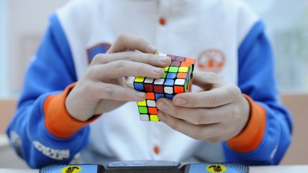 В Оше проведут финал конкурса по скоростной сборке кубика Рубика среди школьников