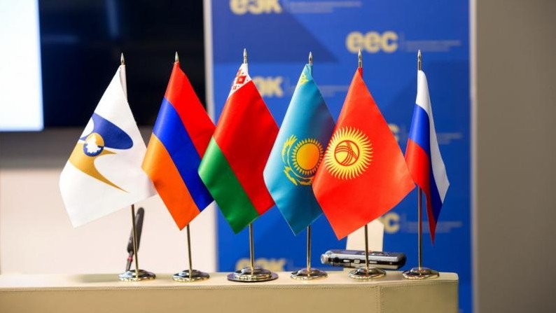 За 10 месяцев объем торговли Кыргызстана со странами ЕАЭС составил $1,8 млрд — Tazabek
