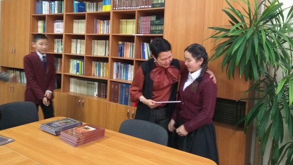 В Бишкеке продолжаются встречи школьников  в рамках проекта «Жаш Карек» (фото)