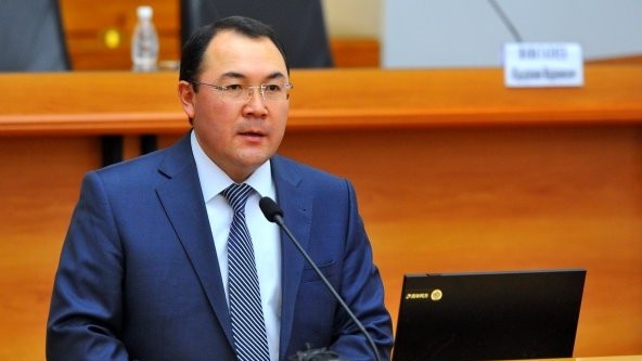 Премьер направил представление об освобождении рукаппарата правительства Нурханбека Момуналиева от должности — Tazabek