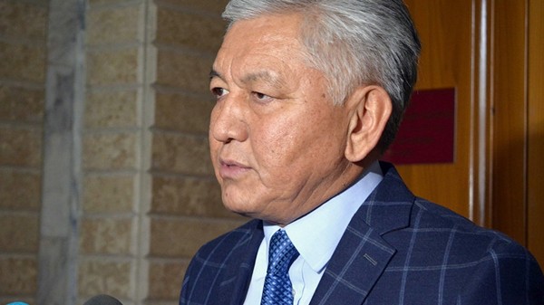 Депутат от СДПК рассказал, почему в Кыргызстане «непонятное какое образование»