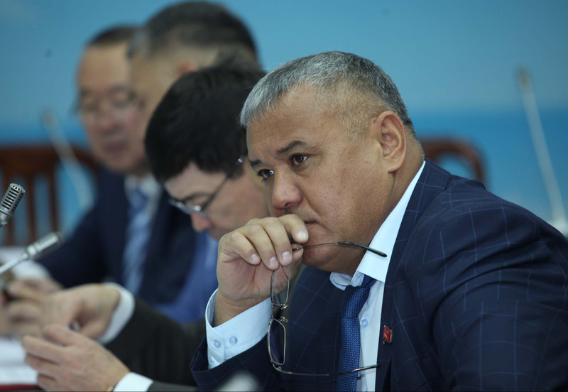 Депутат беспокоится, что в капитале комбанков увеличивается иностранное участие — Tazabek