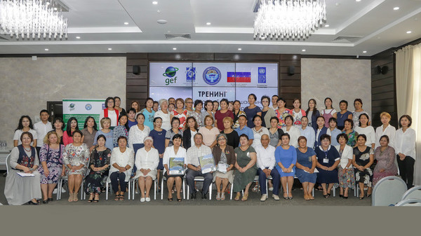В Бишкеке 200 учителей биологии, химии, географии и экологии прошли тренинг по внедрению нового пособия «Климатическая шкатулка»