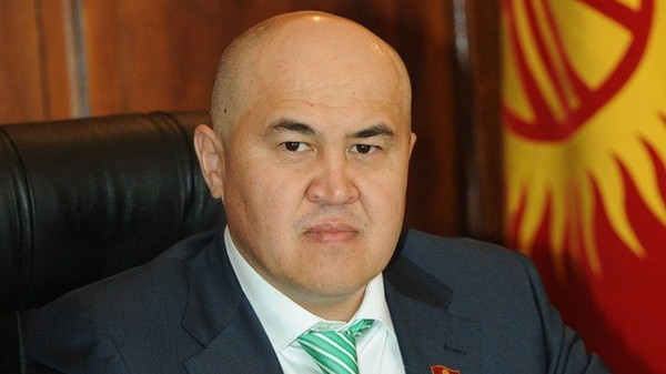 Школам Кыргызстана нужны не 50, а 5000 иностранных волонтеров, - депутат Жогорку Кенеша