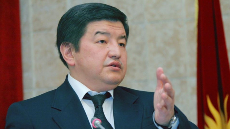 Нужно, чтобы кыргызская сторона начала достойно отстаивать свои интересы, как вчера на футболе, - депутат о выделении $200 млн на оснащение пунктов пропуска — Tazabek