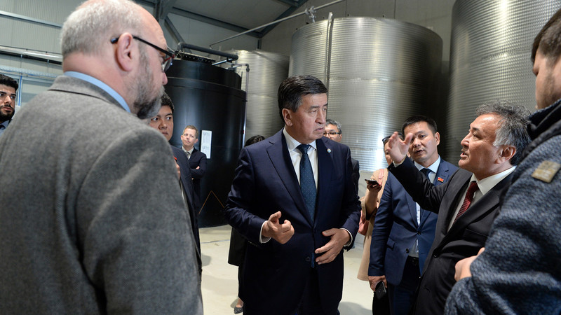 Президент С.Жээнбеков посмотрел, как добывают биогаз на сельхозпредприятии в Мюнхене — Tazabek
