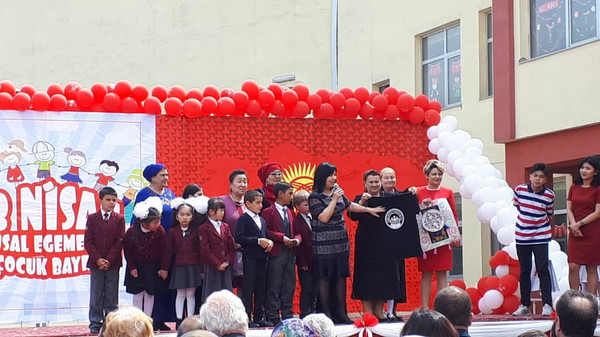 Буденовка орто мектебинин окуучулары Кыргыз-Түрк лицейине конокко барышты