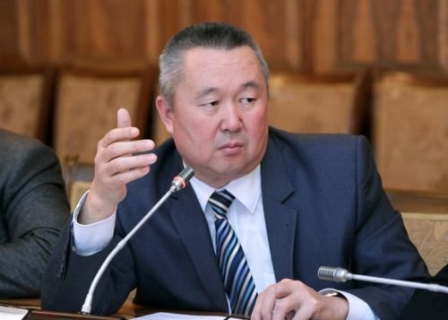 В КР тех, кто получает пенсию в 100 тыс. сомов, на сегодня единицы, - депутат С.Нышанов — Tazabek