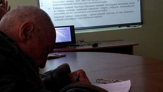 В Бишкеке 80-летний учитель на пенсии поступил в аспирантуру