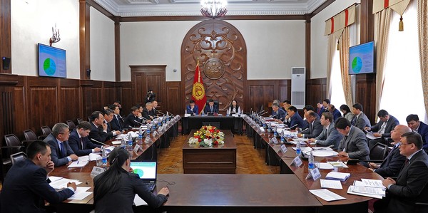 Координационный инвестсовет одобрил 3 инвестпроекта в сфере водоснабжения, обеспечения доступа к рынкам и реабилитации дороги Бишкек—Ош — Tazabek