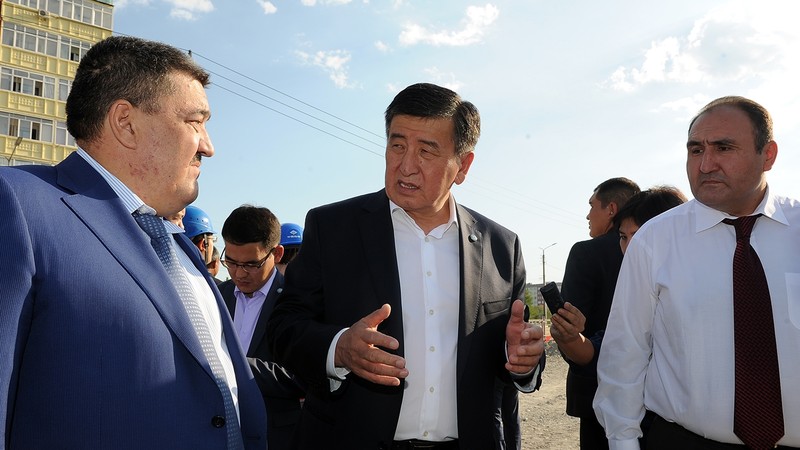 В 2018 году планируется увеличить объем финансовых средств, выделяемых на ремонт и строительство дорог, - премьер-министр С.Жээнбеков — Tazabek