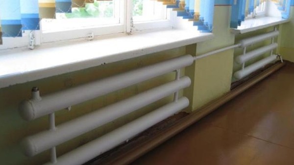 В 51 школе и 69 детских садах Бишкека дали отопление