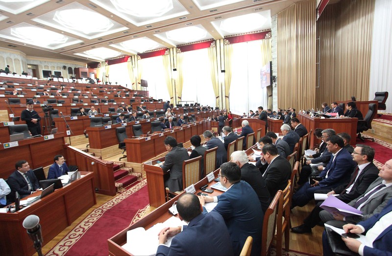 Жогорку Кенеш одобрил информацию о работе правительства по подготовке к ОЗП — Tazabek
