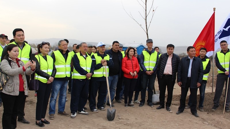 Фото — ОАО «МАМ» приняло участие в акции по озеленению города Бишкек — Tazabek