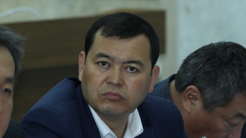 Депутат предлагает с комиссией выехать на Кумтор и разъяснить все вопросы по ледникам — Tazabek