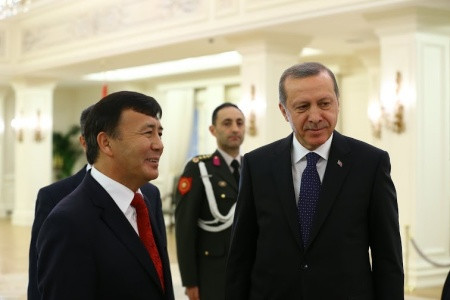 Кыргызстан поддерживает работу турецкого фонда «Марииф» в стране