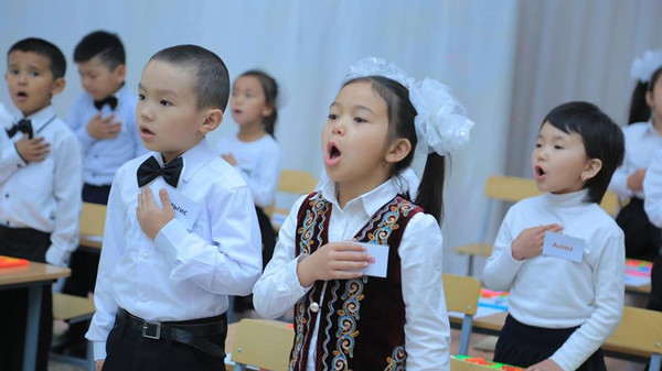 Лучшим учителем Бишкека 2018 года названа учительница школы-гимназии №67