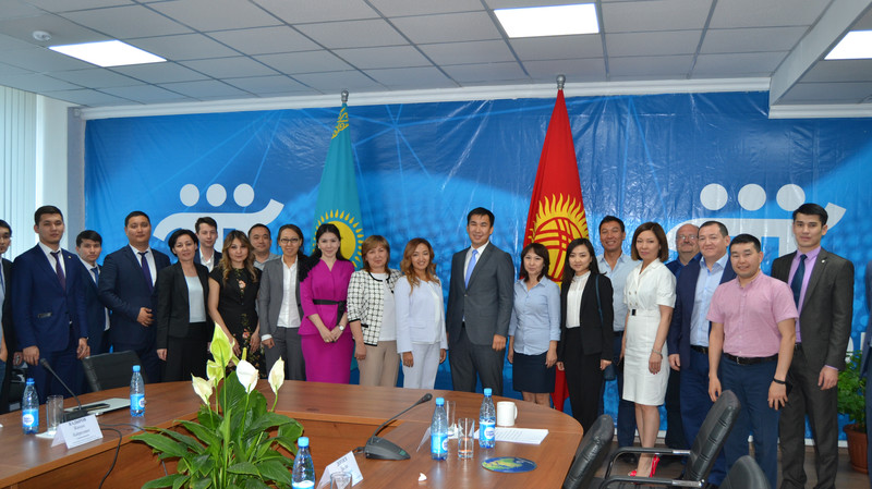 Кыргызстан и Казахстан обсуждают вопросы сотрудничества в рамках программ «Таза Коом» и «Цифровой Казахстан» — Tazabek