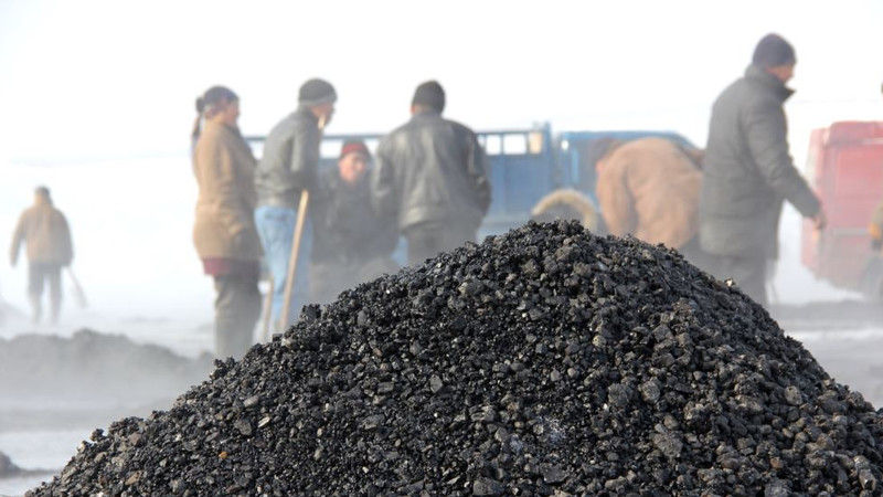 Полпред Баткенской области попросил выделить 20 млн сомов на строительство автодороги в Сулюкте, чтобы снизить цену при перевозке угля — Tazabek