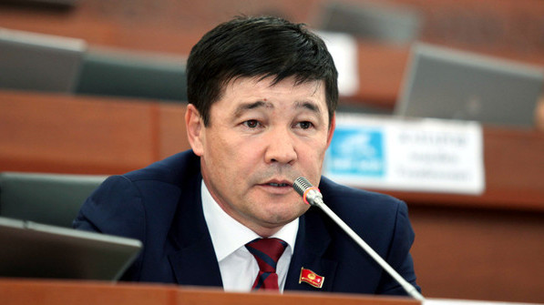 Депутат недоволен, что сотовые компании будут платить оборотный штраф по 50-100 тыс. сомов вместо прежних штрафов в 50-60 млн сомов — Tazabek