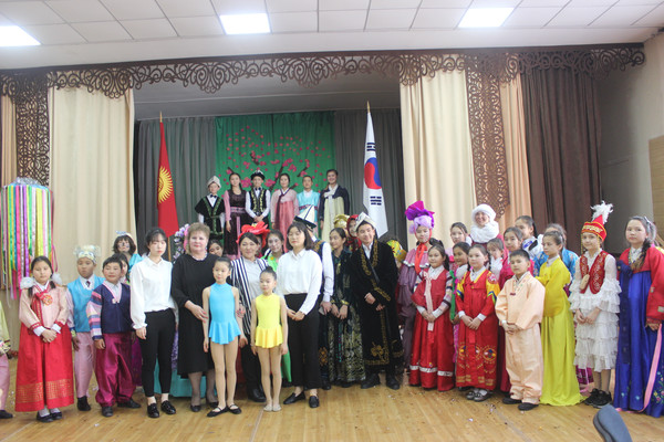 Фото — В школе №2 Бишкека прошел фестиваль, посвященный дружбе народов Кыргызстана и Кореи