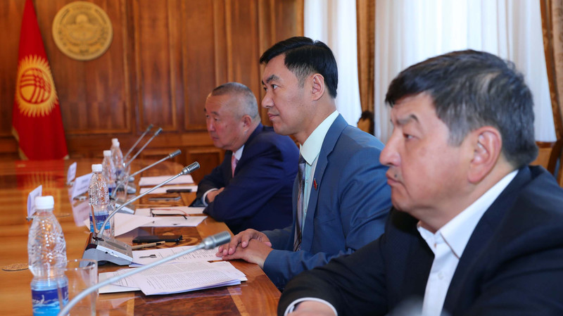 Рабочая группа депутатов ЖК изучает вопрос об использовании кредитных и грантовых средств на сумму около $10 млрд, - депутат — Tazabek