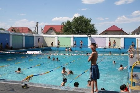На ремонт бассейна «Дельфин» правительство выделило 47 млн сомов — Tazabek