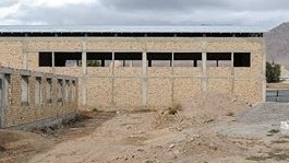 Глава правительства поручил завершить строительство недостроенного здания средней школы в селе Баш-Кууганды Джумгальского района