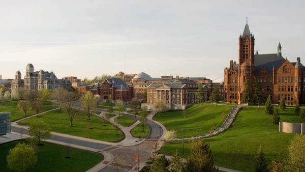Стипендии иностранным студентам университета Syracuse University , США.  Дедлайн: 1 февраля 2018