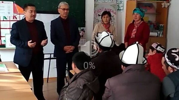 Для памирских кыргызов в Нарыне организованы кружки по русскому и английскому языкам и компьютерный кружок