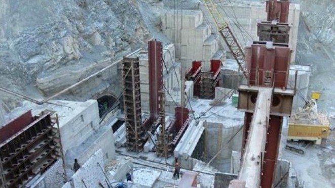 Ведутся земляные работы по строительству прорези №2 в рамках строительства обводного канала выше плотины КАГЭС-2, - «Электрические станции» — Tazabek