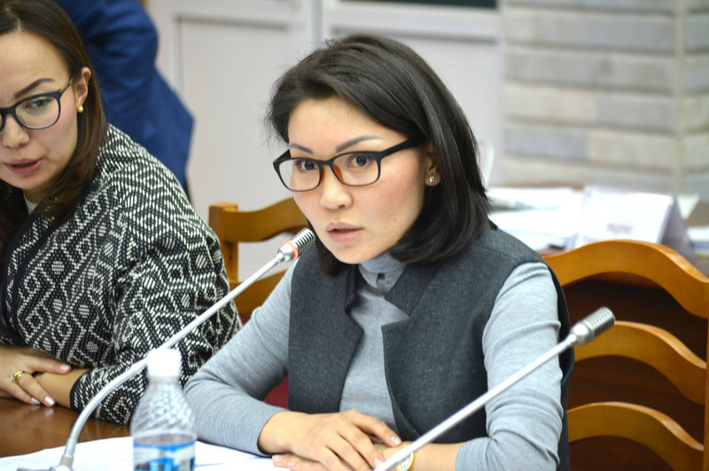 Депутат: Жители Сокулукского района пожаловались, что всего три сотрудника ГНС собирают отчисления в Соцфонд и они не успевают — Tazabek