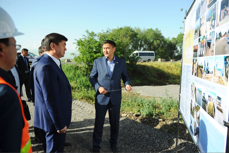 Премьер поручил усилить контроль за качеством дорожно-строительных работ на автодороге «Бишкек—Кара-Балта» — Tazabek