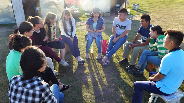 Для приграничной молодежи Кыргызстана и Таджикистана «ООН-женщины» провела летний лагерь