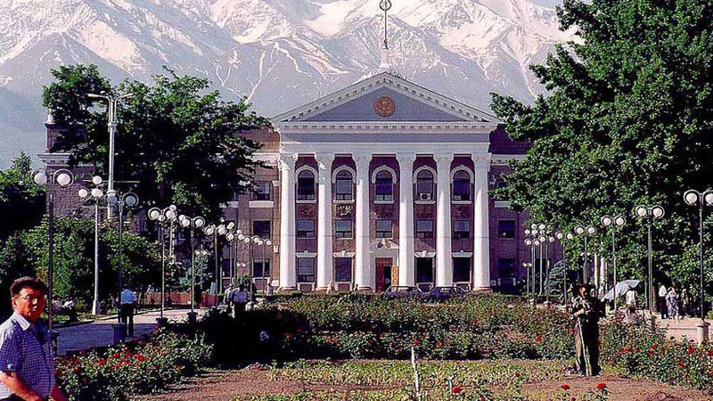 Мэрия Бишкека передает права аренды на 7 объектов недвижимости (список) — Tazabek