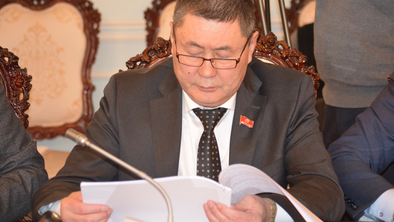 Депутат: НПЗ «Джунда» переводит Госэкотехинспекции в год 36 млн сомов, а по Кыргызстану всего сколько переводят инспекции? — Tazabek