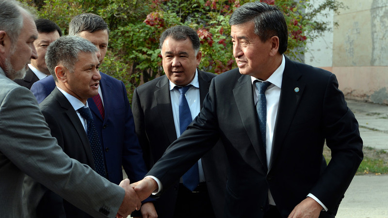 Президент посетил предприятие в Чуйской области, выпускающее продукцию для рынка солнечной энергетики — Tazabek