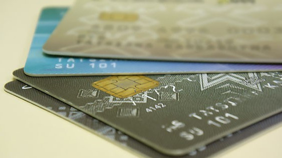 В Кыргызстане почти 2 млн банковских карт были выпущены в обращение в конце 2017 года, - Нацстатком — Tazabek